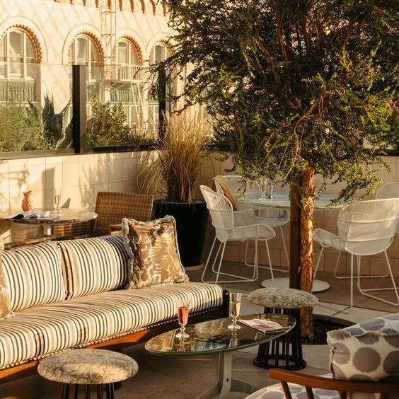 Sofa gỗ hiện đại quán cafe